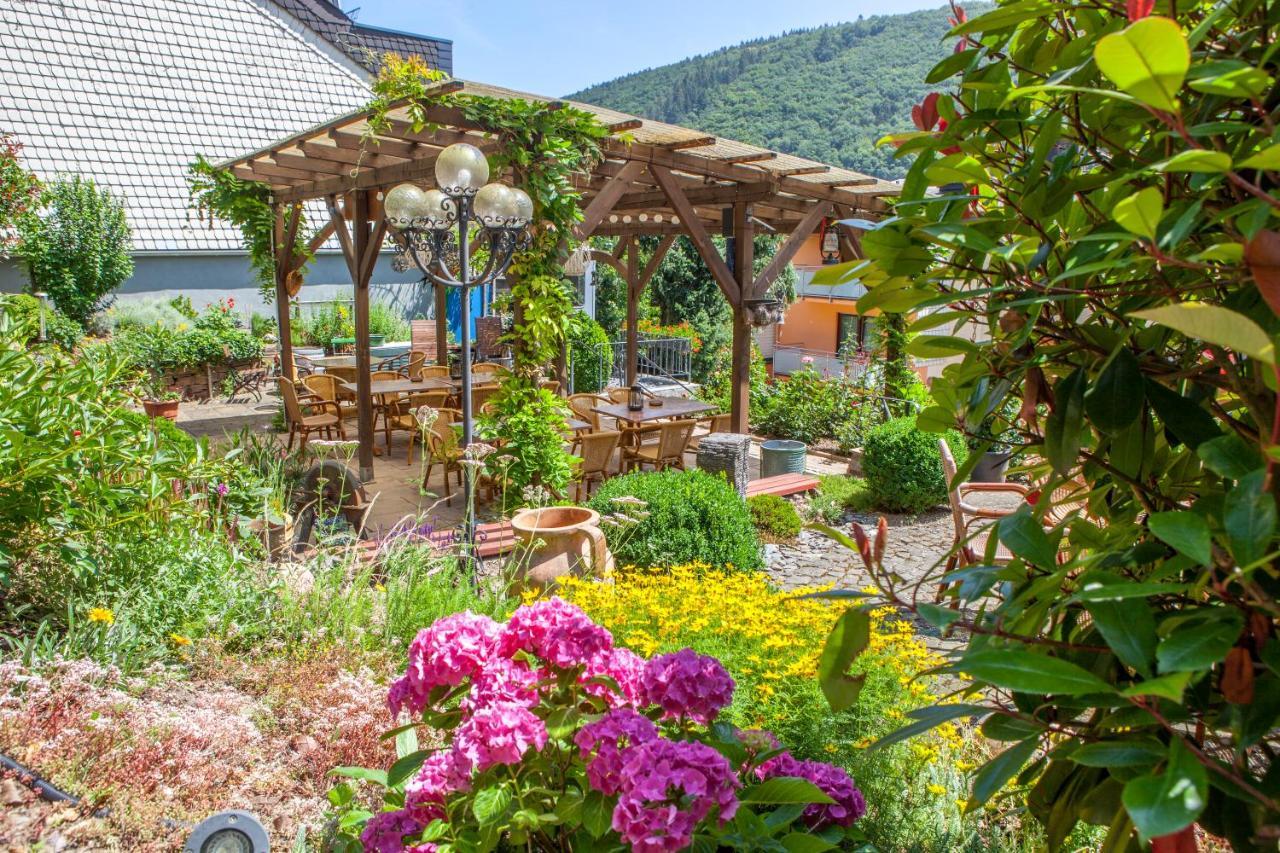 Weinhotel Hubertus Garni Klotten Exteriör bild