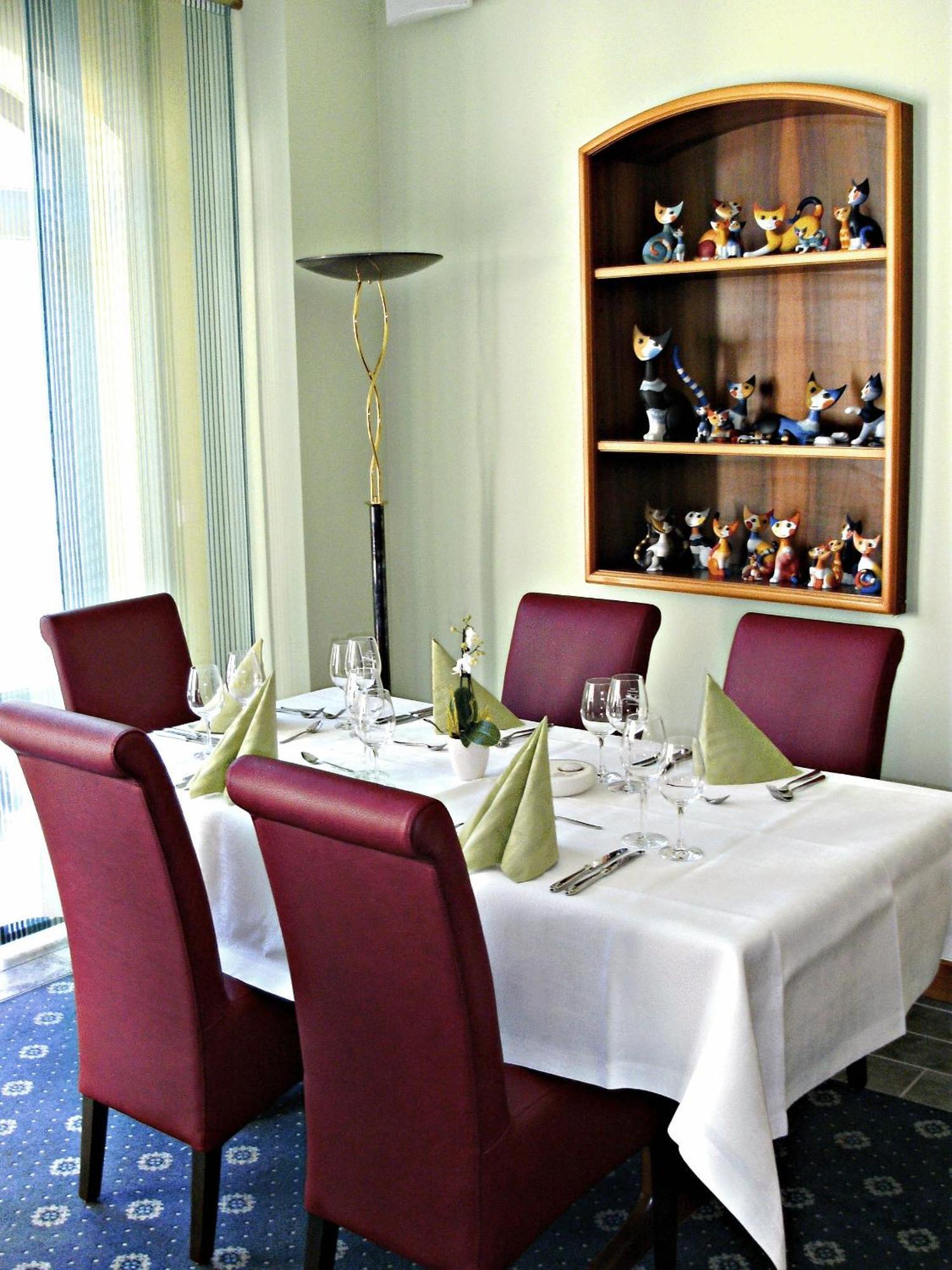 Weinhotel Hubertus Garni Klotten Exteriör bild