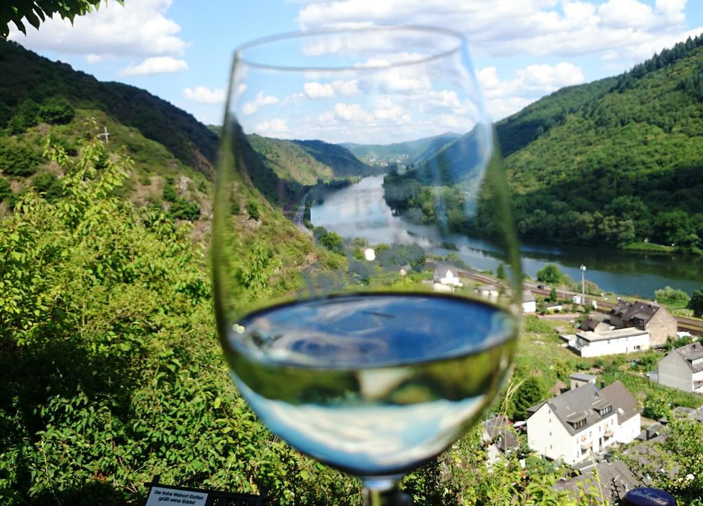 Weinhotel Hubertus Garni Klotten Exteriör bild