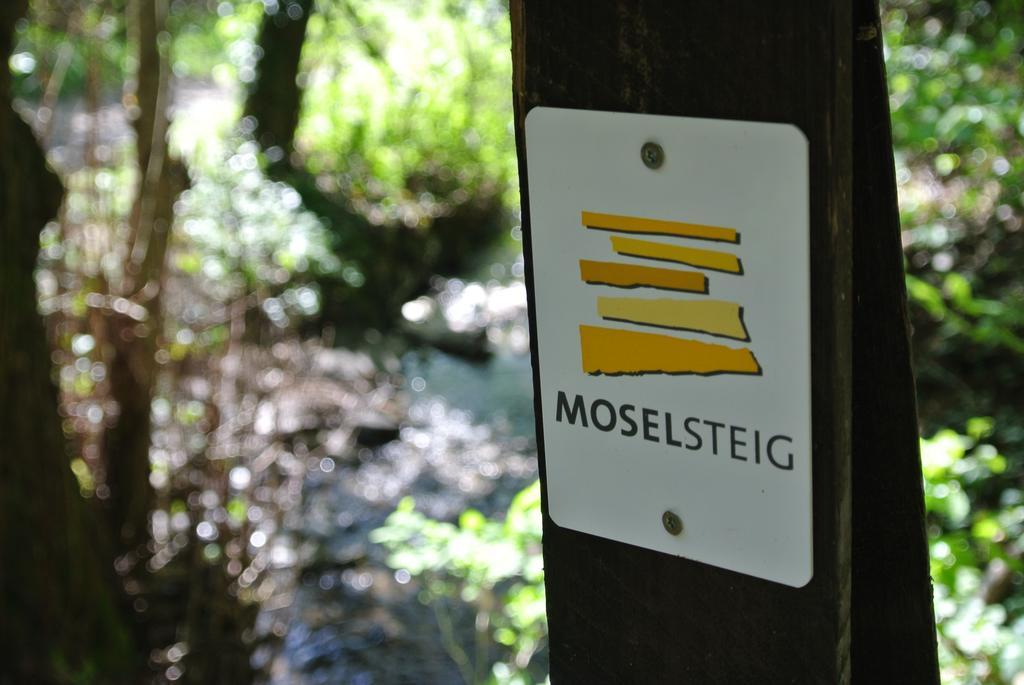 Weinhotel Hubertus Garni Klotten Exteriör bild