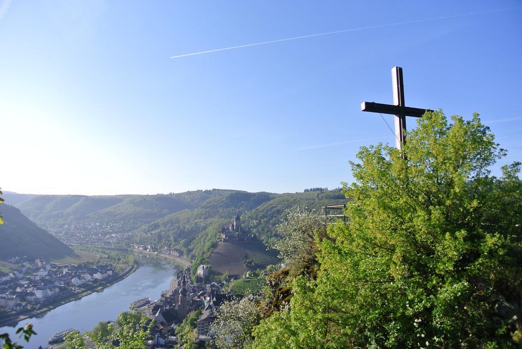 Weinhotel Hubertus Garni Klotten Exteriör bild
