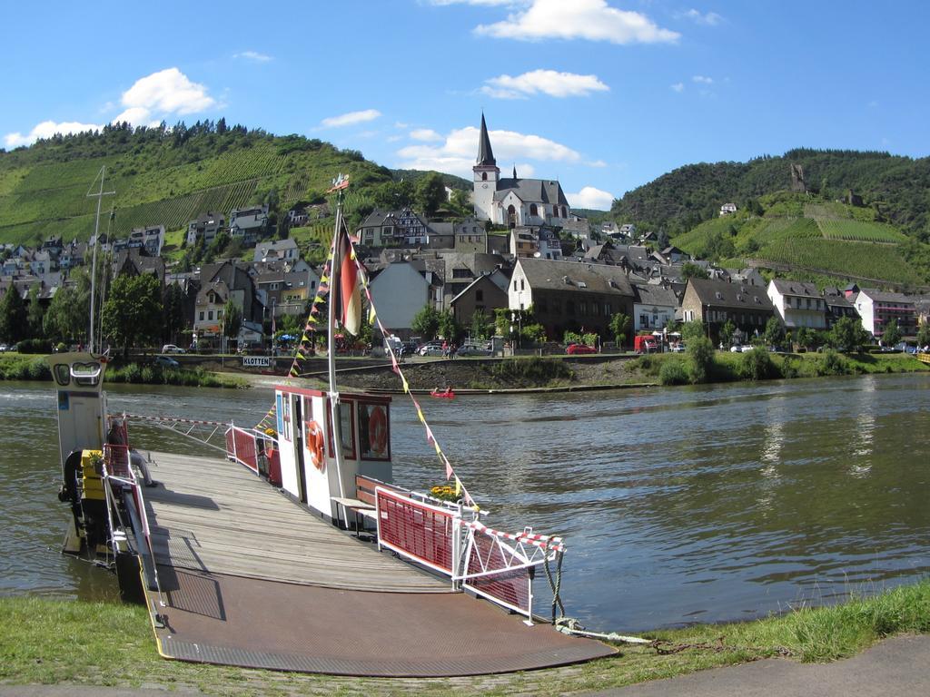 Weinhotel Hubertus Garni Klotten Exteriör bild