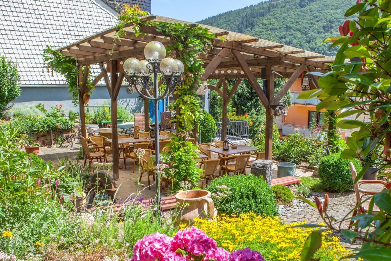 Weinhotel Hubertus Garni Klotten Exteriör bild