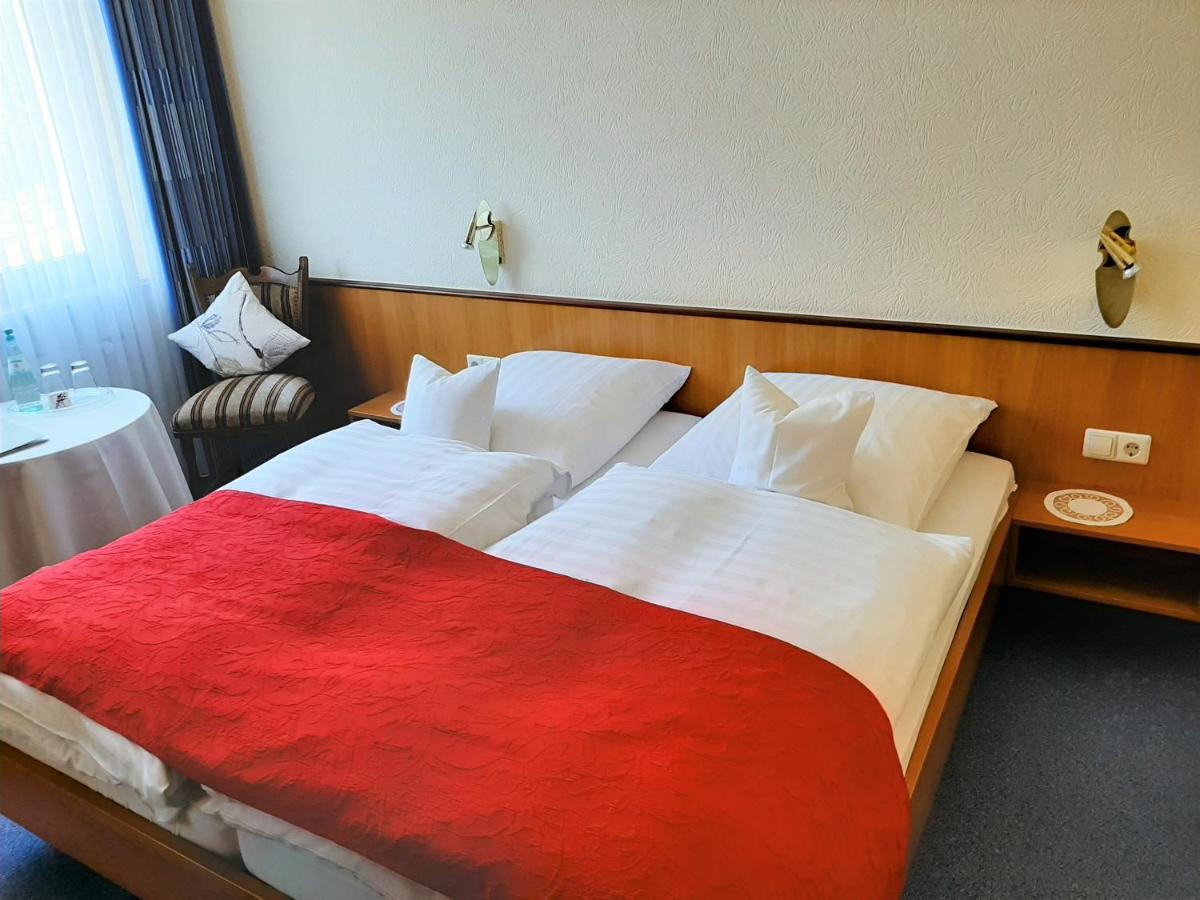 Weinhotel Hubertus Garni Klotten Exteriör bild